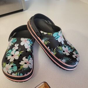 CROCS Black Floral Women's Shoes